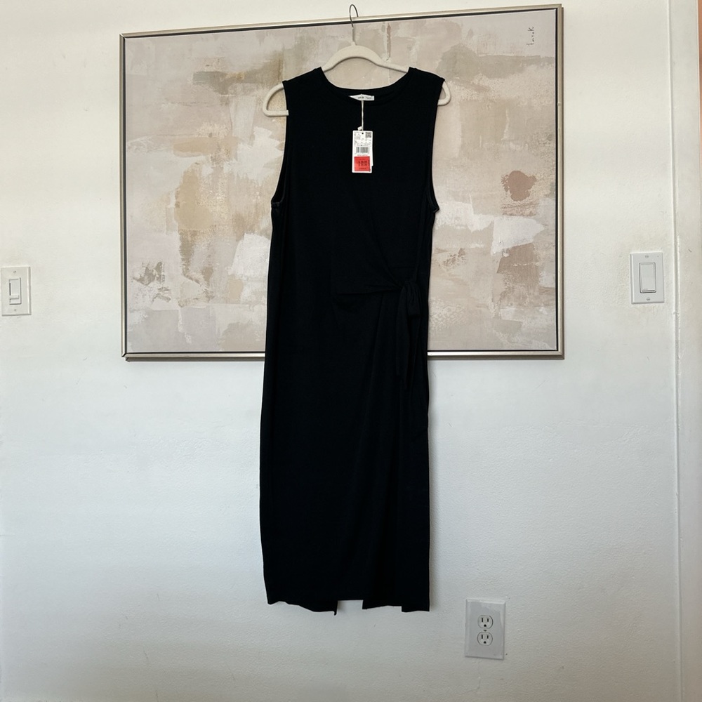 Elegant Black Sleeveless Dress